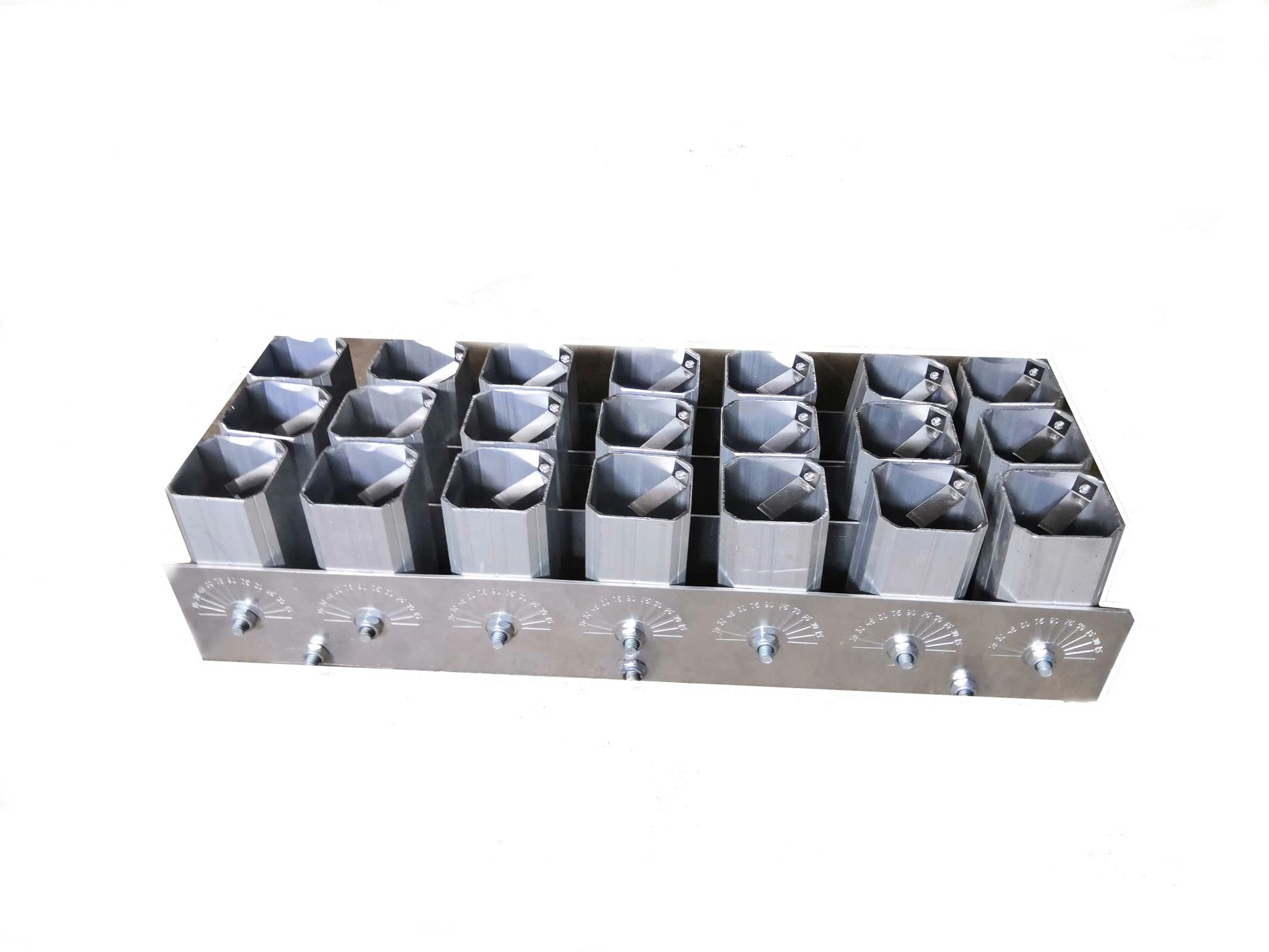 Aluminium Rack  - 21 sh  680*270*185 stříbrné