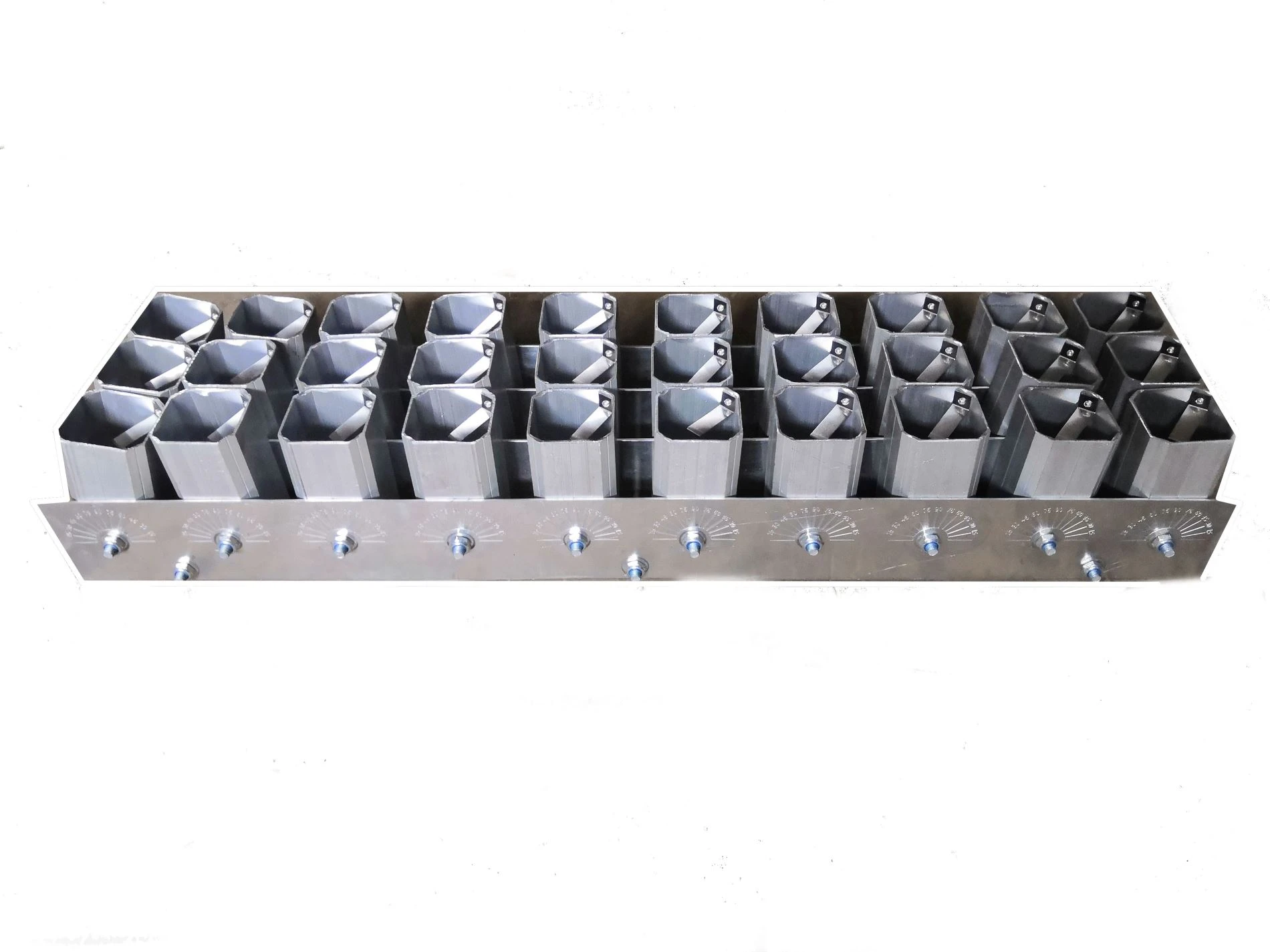 Aluminium Rack  - 30 sh  1010*270*185 stříbrné